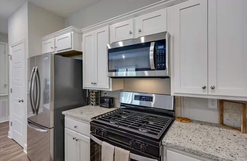 Pearl House | Entire 4 Bedroom home in Pearl, Mississippi
