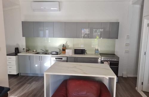 Fishing Point House | Fishing Point Guest House Retreat - fully self contained unit for two guests