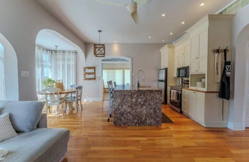 Mauricie Ski Chalet | Chalet Aurora | Waterfront + spa + fireplace