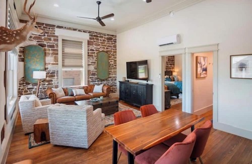 Mason Apartment | The Overlook Apartment 1