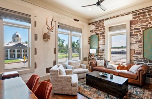 Mason Apartment | The Overlook Apartment 1