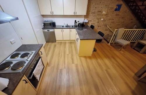 Batemans Bay House | UNIT 9: A cosy 2 beddie and a short stroll into central Batemans Bay.