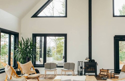 Algonquin Highlands Cabin | Edge of Stillness at Dimensions | Cabin Seventeen