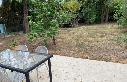 La Colle-sur-Loup Apartment | Quiet studio, large plot, terrace, 10 minutes from the sea.