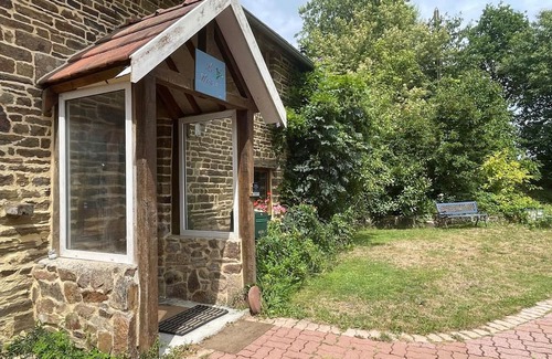 Mantilly Cottage | Spacious house with spa and garden in Normandy’s bocage