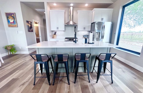 Clifton Other | Modern Farmhouse Guesthouse with Stunning Views near Palisade