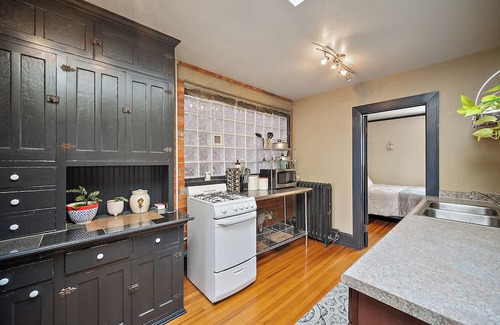 Pueblo House | Charming 2-bedroom building in Pueblo