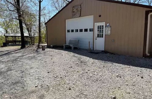 Osceola Apartment | Charming Micro Cabin near Truman Lake in the Ozarks!