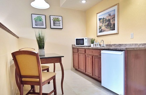 Pembine Hotel | Double Island Escape | 2 Cozy Units w/Pool, Gym, & Golf Access | Free Parking!