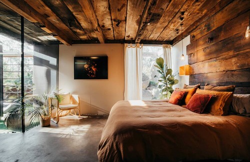 Callignee Hotel | Grand Designs "Eco Bush Retreat"