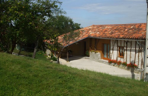 Bagert House | Garaouet Holiday Home with Mountain View, Garden, and Parking