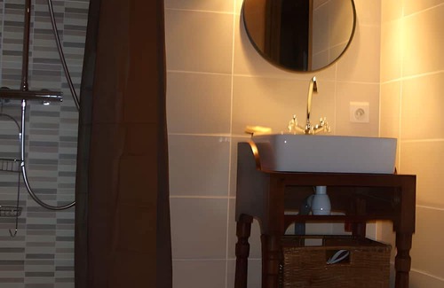 Bagert House | Garaouet Holiday Home with Mountain View, Garden, and Parking