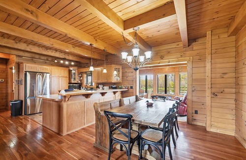 Homerville Cabin | NEW! Sprinkle Bottom Lodge