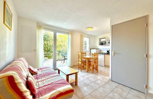 Calvisson Apartment | Terrasse du Sud, 4 guests, Pool in Calvisson