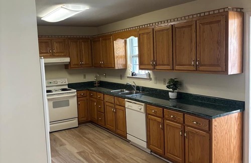 Moultrie House | 4-bedroom house in wonderful Moultrie with AC