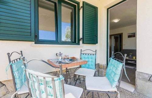 Jurandvor Apartment | Holiday apartment with shared swimming pool