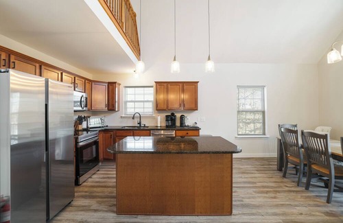 Lackawaxen House | 4 Bed/4 Bath Lake & Ski House - 2 King Suites!