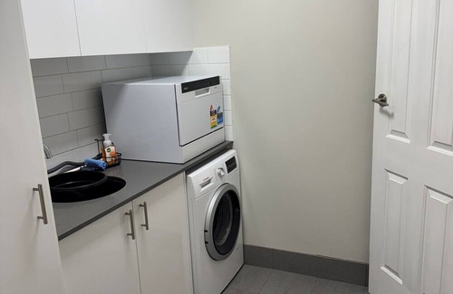 Rivervale Villa | Hop skip and a jump to City and Optus Stadium