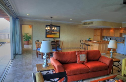 Los Cabos Resort | 3-bedroom Ocean Front PENTHOUSE in marvelous Cabo San Lucas