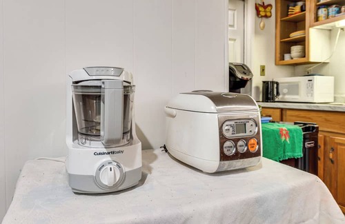 Greenwich Apartment | 2 Mi to NYC Train: Greenwich Apt w/River View