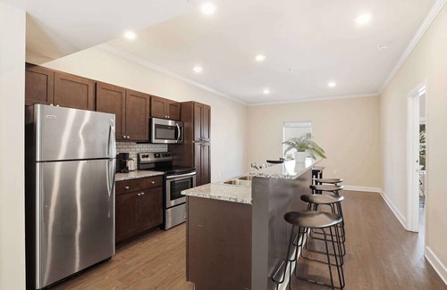 Central House | Relaxed Living | Close to Lake & Shops + Near CU!