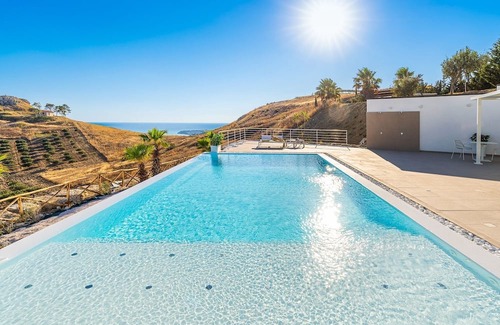 Montallegro Villa | Villa Bianca - Beautiful villa with sea views