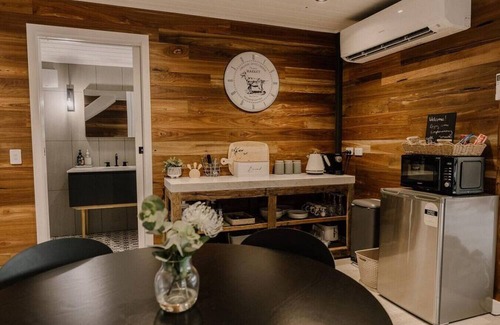 Smiths Gully Other | Duck`n Hill Loft & EV charge station!