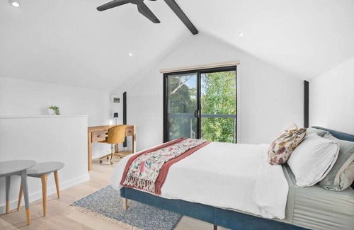 Smiths Gully Other | Duck`n Hill Loft & EV charge station!