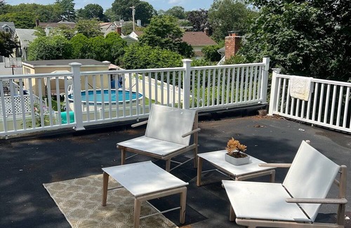 Port Washington Apartment | Charming 2-bedroom coastal apartment in Port Washington