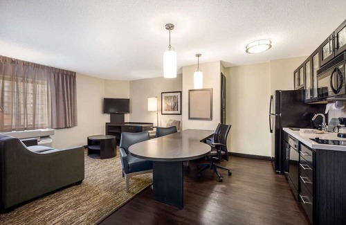 Central Oklahoma City Hotel | 2 Spacious Suites with Fitness Center Access Near OKC Airport
