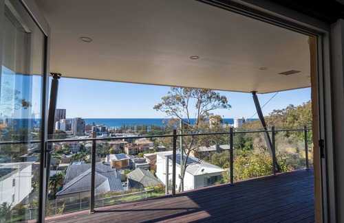 Burleigh Heads Villa | Oceanviews Villa - Pet-friendly, 3-Storey Home with Panoramic Ocean Views!