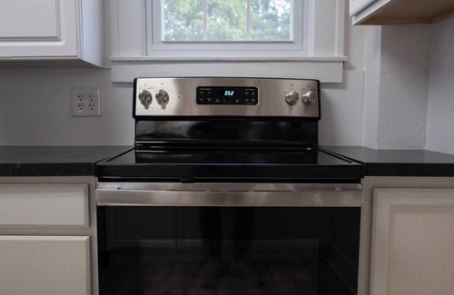 Owensboro House | 💦 Luxe Retreat Home @ Griffith Ave – Prime Location! ➠ 524W