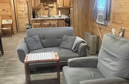 Lawrenceville Cabin | Cozy 1-bedroom cabin in charming Brushton NY