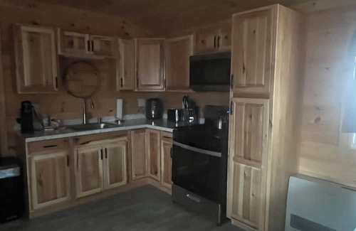 Lawrenceville Cabin | Cozy 1-bedroom cabin in charming Brushton NY