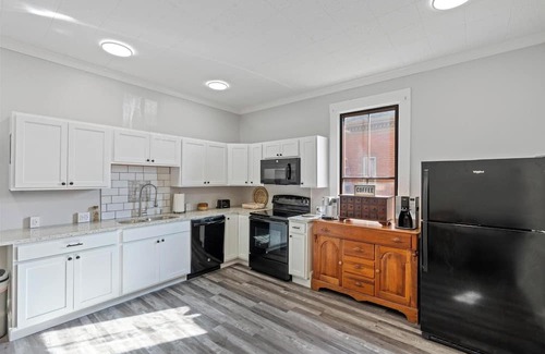 Wilmington House | Spacious 5-bedroom, 2 bath historical house, just 8 minutes from WEC.