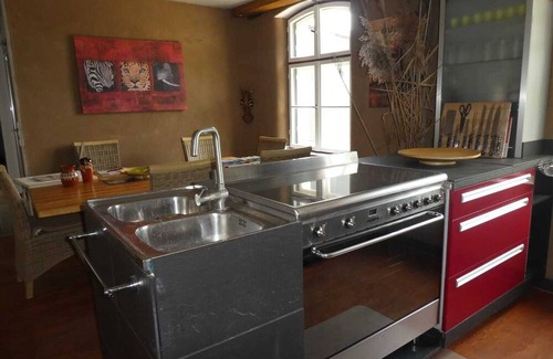 Moeckern House | Ideal for JGA and family reunions with outdoor area, outdoor kitchen, garden, parking lot.