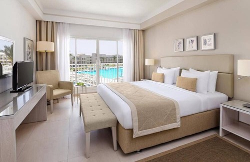 Makadi Bay Hotel | Relax & Play – All-Inclusive 5★ Resort with Golf, Water Park & Beach Access