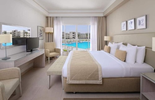 Makadi Bay Hotel | Relax & Play – All-Inclusive 5★ Resort with Golf, Water Park & Beach Access