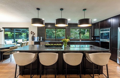 West Bloomington House | Cozy Luxe 4 Bedroom Home: Fireplace, Gym, Office, Fire Pit