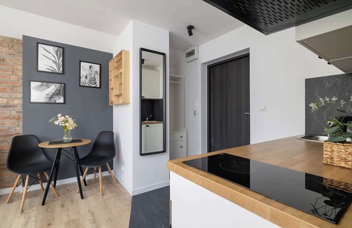 Czeladz Apartment | Betonowa 4 Czeladź | Brick Cozy Apartment | Remote Work