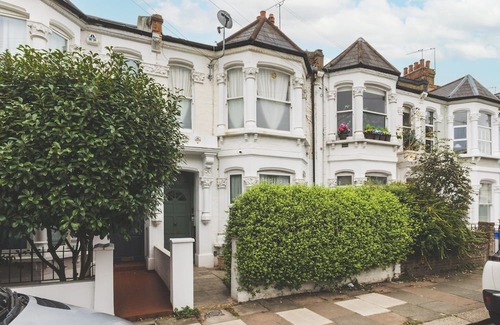 Kensal Green Apartment | Spacious 2-bed apartment in Kensal Green