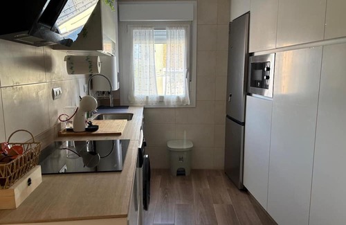 Ponferrada House | Apartment 'El Pisito De La Estrella' with Mountain View and Wi-Fi