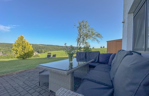 Kleinlangenfeld House | Comfortable house with amazing views