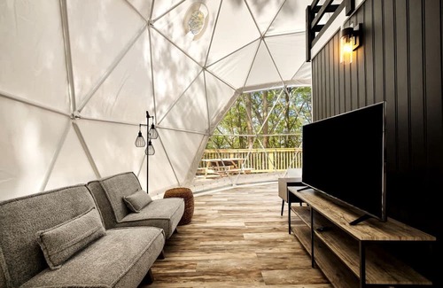 Capon Bridge Cabin | Outstanding Dome with Fire Pit and Hot-tub in Capon Bridge, West Virginia