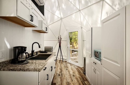 Capon Bridge Cabin | Outstanding Dome with Fire Pit and Hot-tub in Capon Bridge, West Virginia