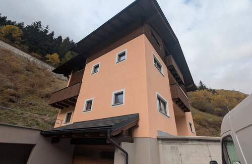 Isolaccia Apartment | Apartment '4' with Mountain View, Shared Garden and Wi-Fi