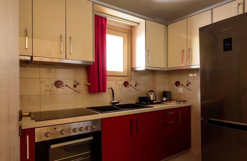 Tholos House | Charming House in the Heart of Oia, Private Jacuzzi, Spacious Yard and Kitchen