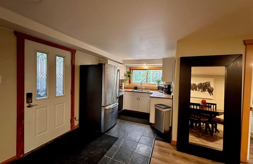 East Kootenay House | Alpine Retreat Basement Suite