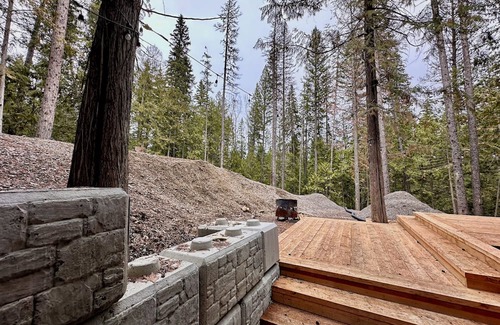 East Kootenay House | Alpine Retreat Basement Suite