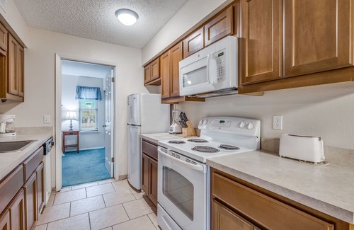 Port Aransas Condo | Roomy 1 BDRM Large Pool w/a Private Courtyard and a 5 Min Walk to the Beach